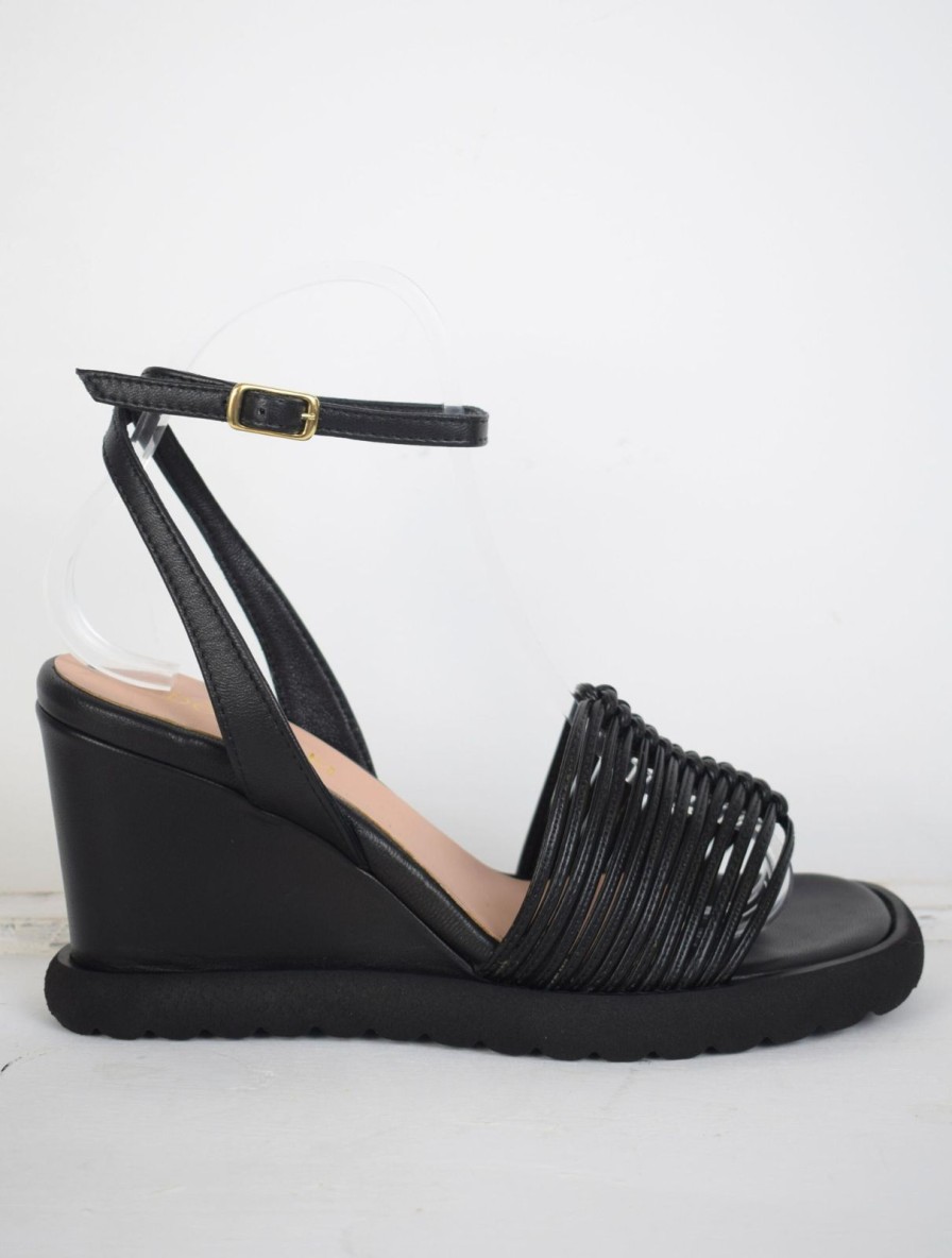 Best Donna Lei Capri Wedge Black