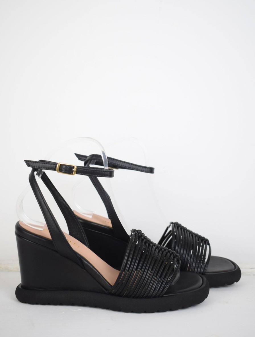 Best Donna Lei Capri Wedge Black